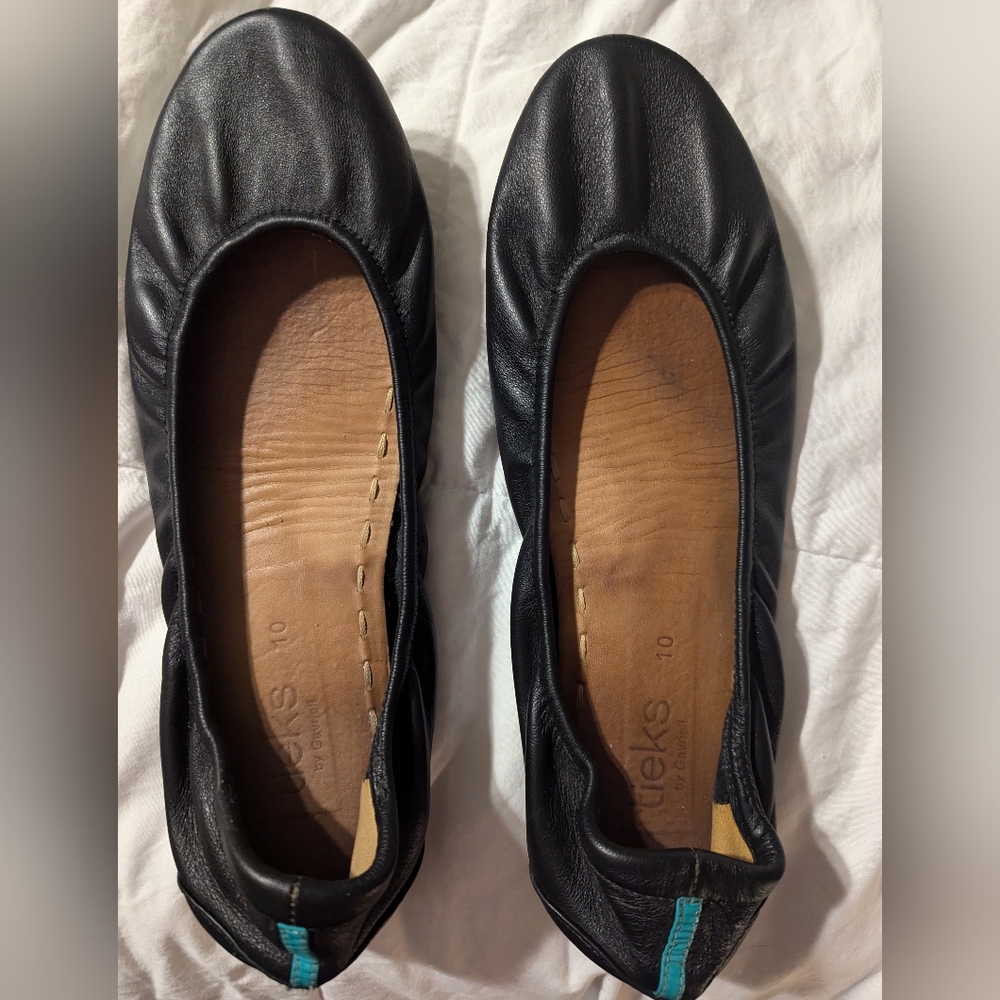 Black Tieks
